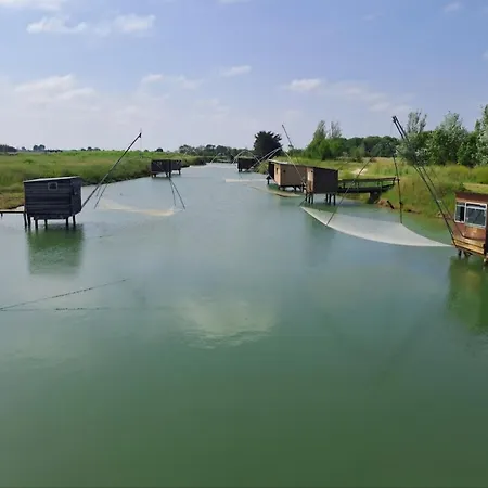 Maison De La Vendee 700m De La 山地圣母村